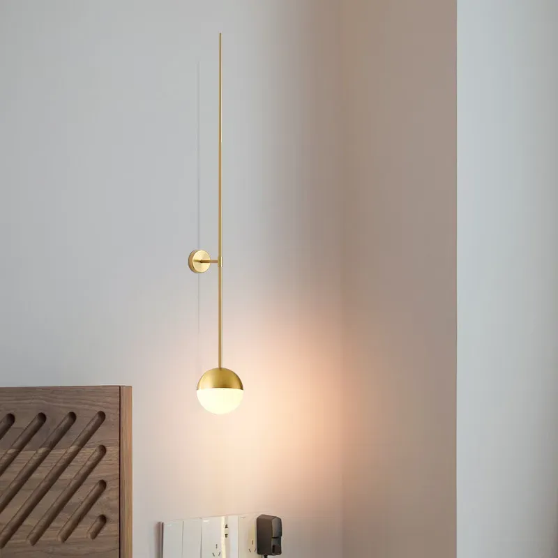 SilviqueGlow Wall Light