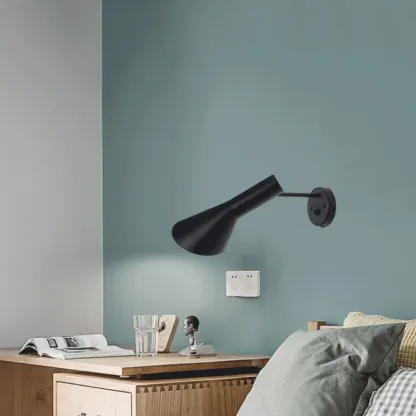 SolusEdge Wall Light