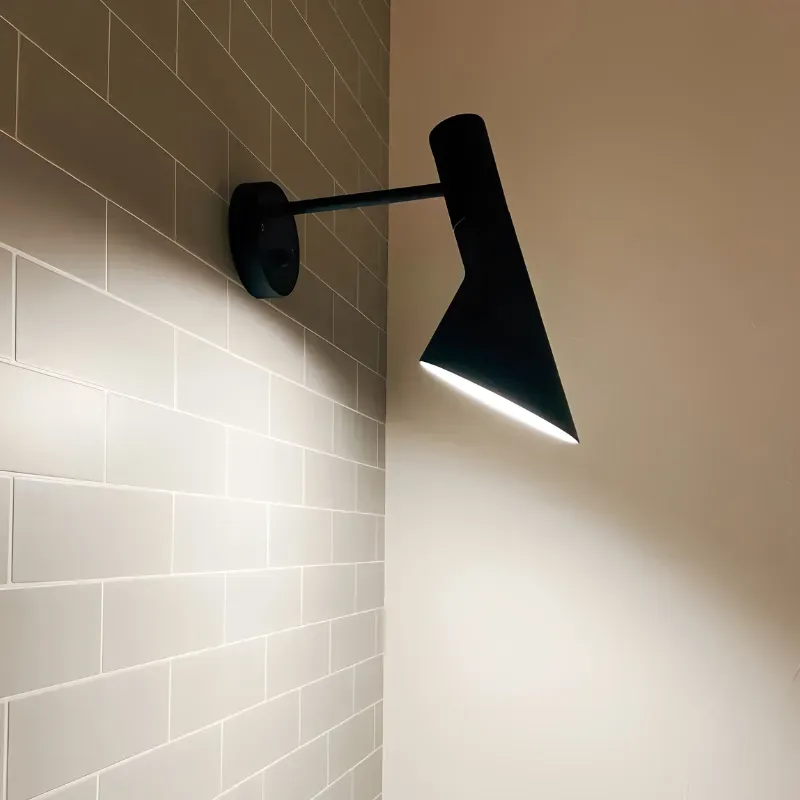 SolusEdge Wall Light