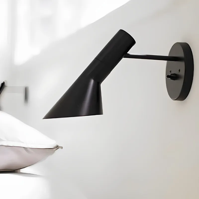 SolusEdge Wall Light