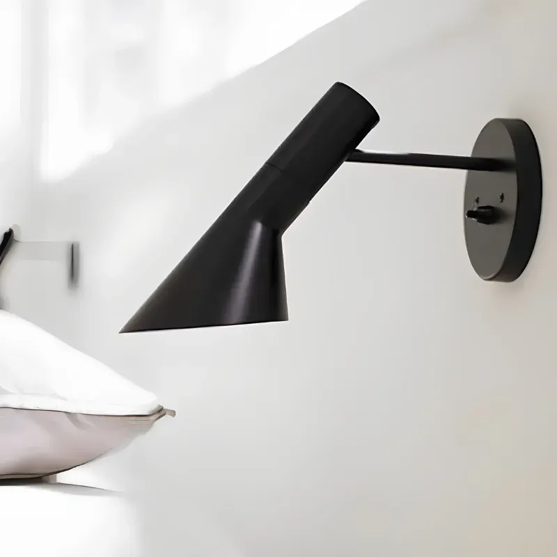 SolusEdge Wall Light