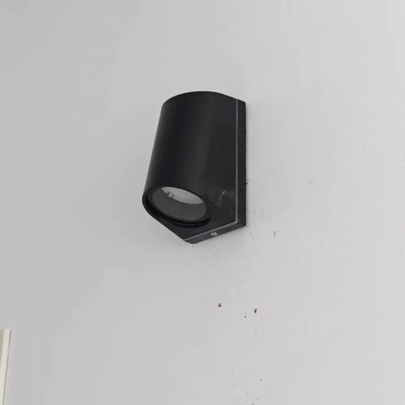 StarkCaster Outdoor Wall Light