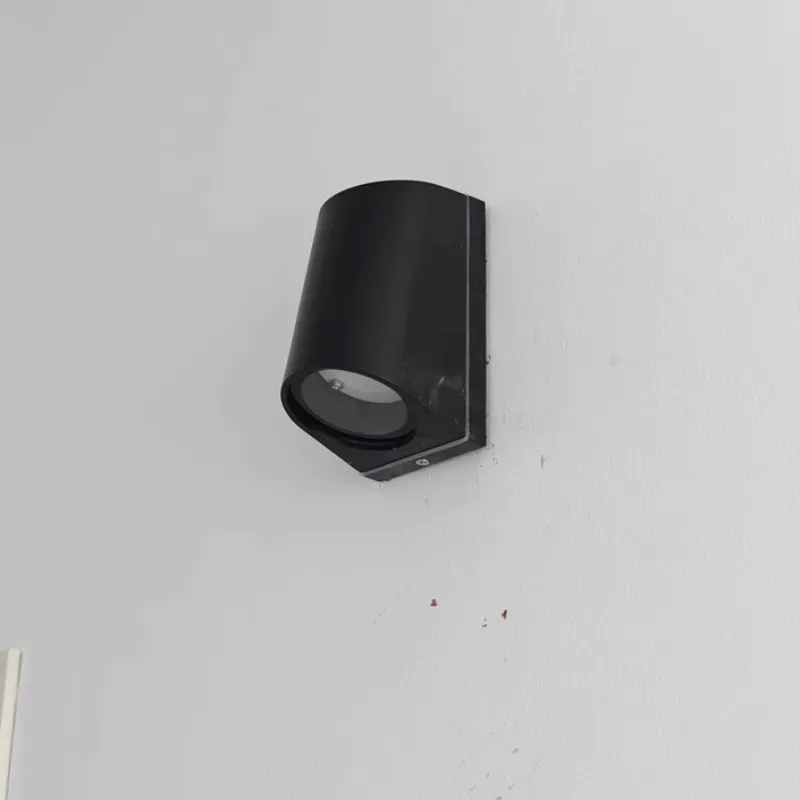 StarkCaster Outdoor Wall Light