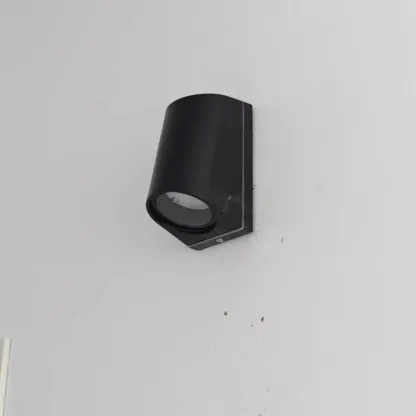 StarkCaster Outdoor Wall Light