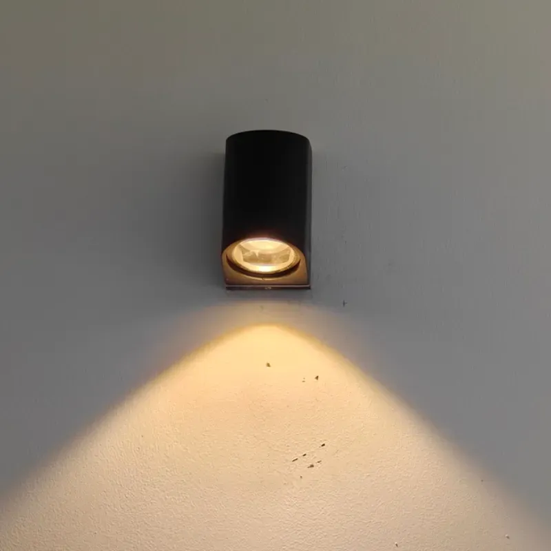 StarkCaster Outdoor Wall Light