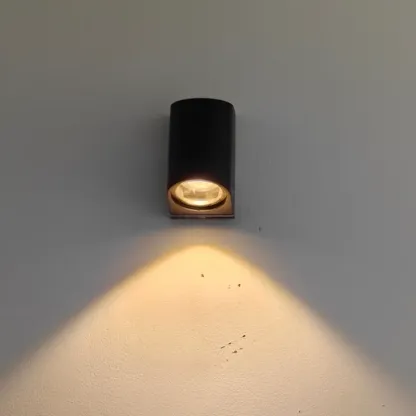 StarkCaster Outdoor Wall Light