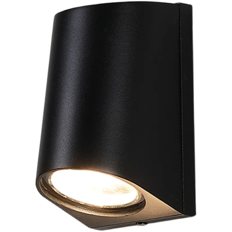 StarkCaster Outdoor Wall Light