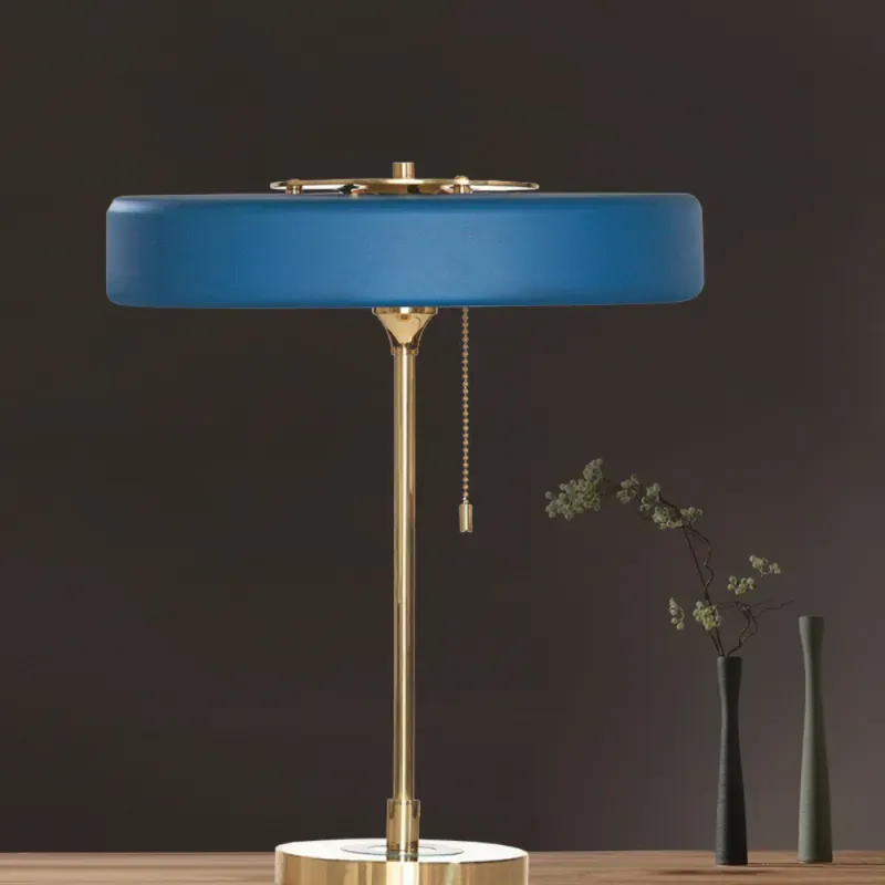 TheoClassic Table Lamp