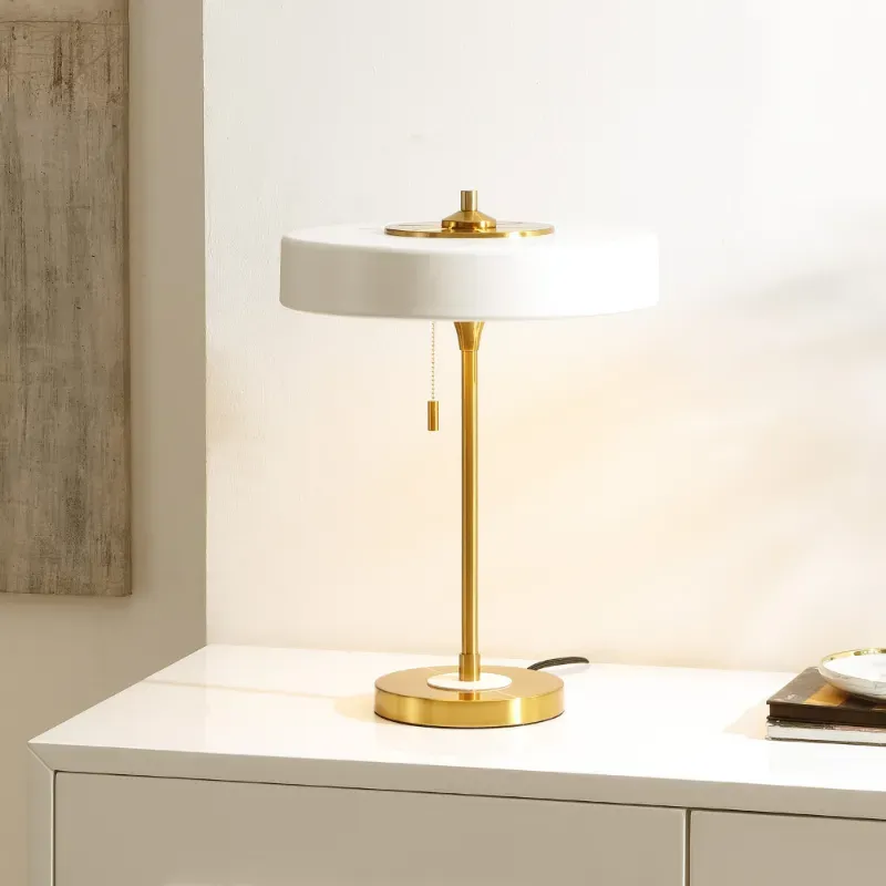 TheoClassic Table Lamp