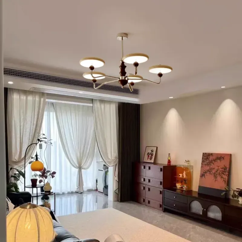 ValoraFrench Chandelier