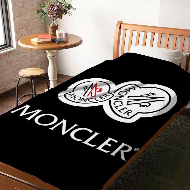 moncler モンクレール　タオル　ブランケット　blanket moncler モンクレール タオル ブランケット blanket - メルカリ