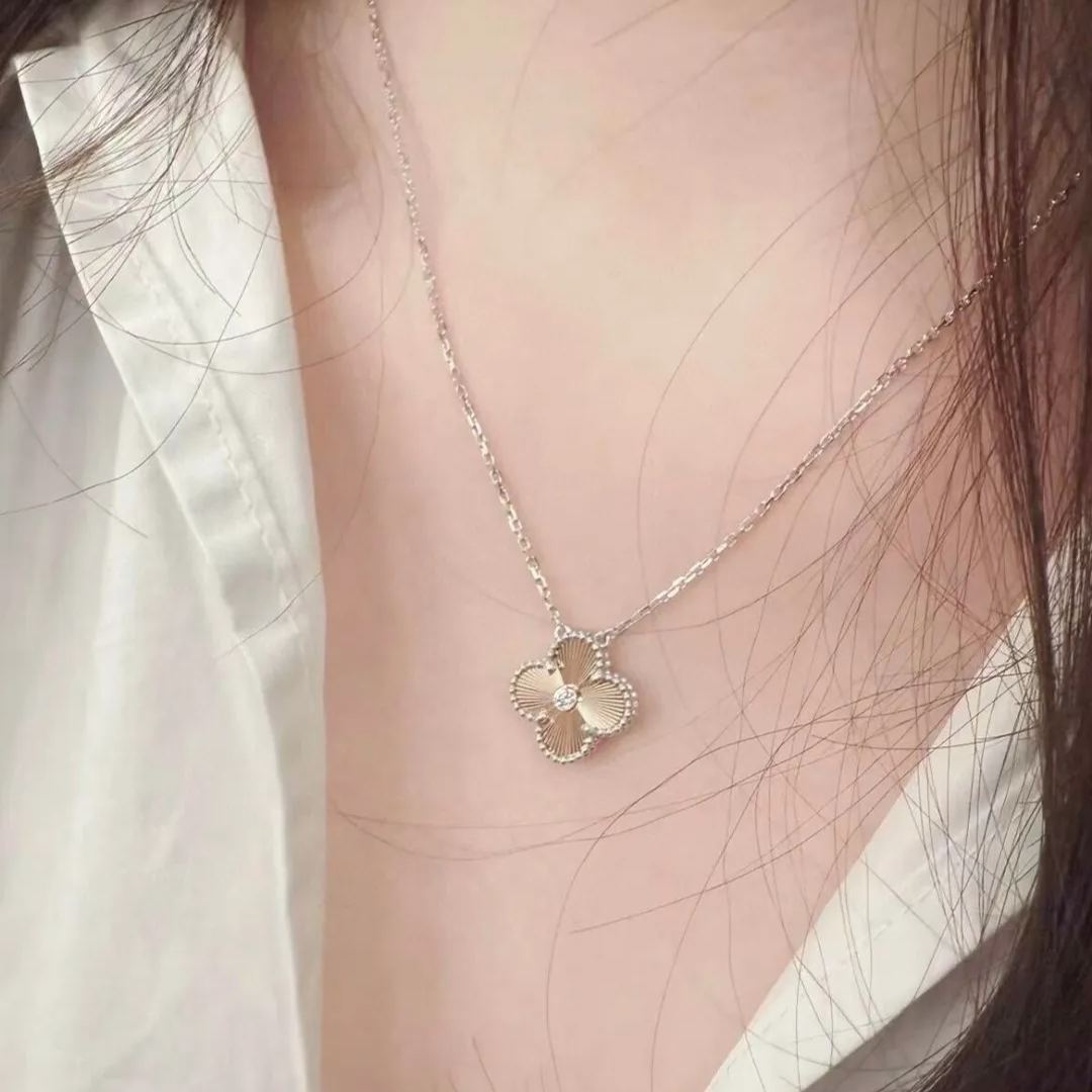 【ヴァンクリーフ】Christmas 限定2024 ネックレス・ペンダント 1015-1-2