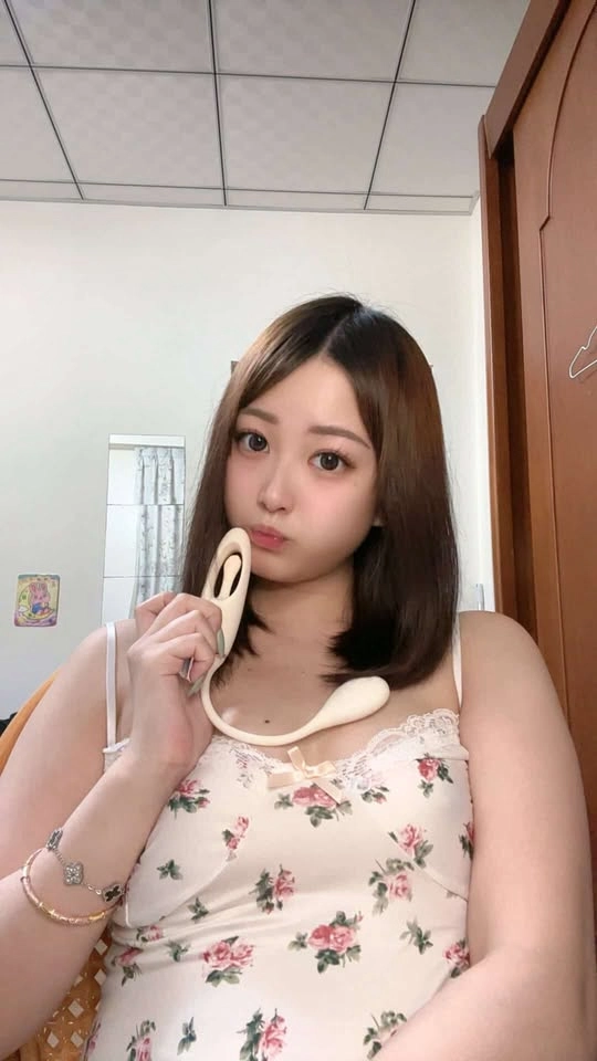 喵躍跳蛋與紅人合照