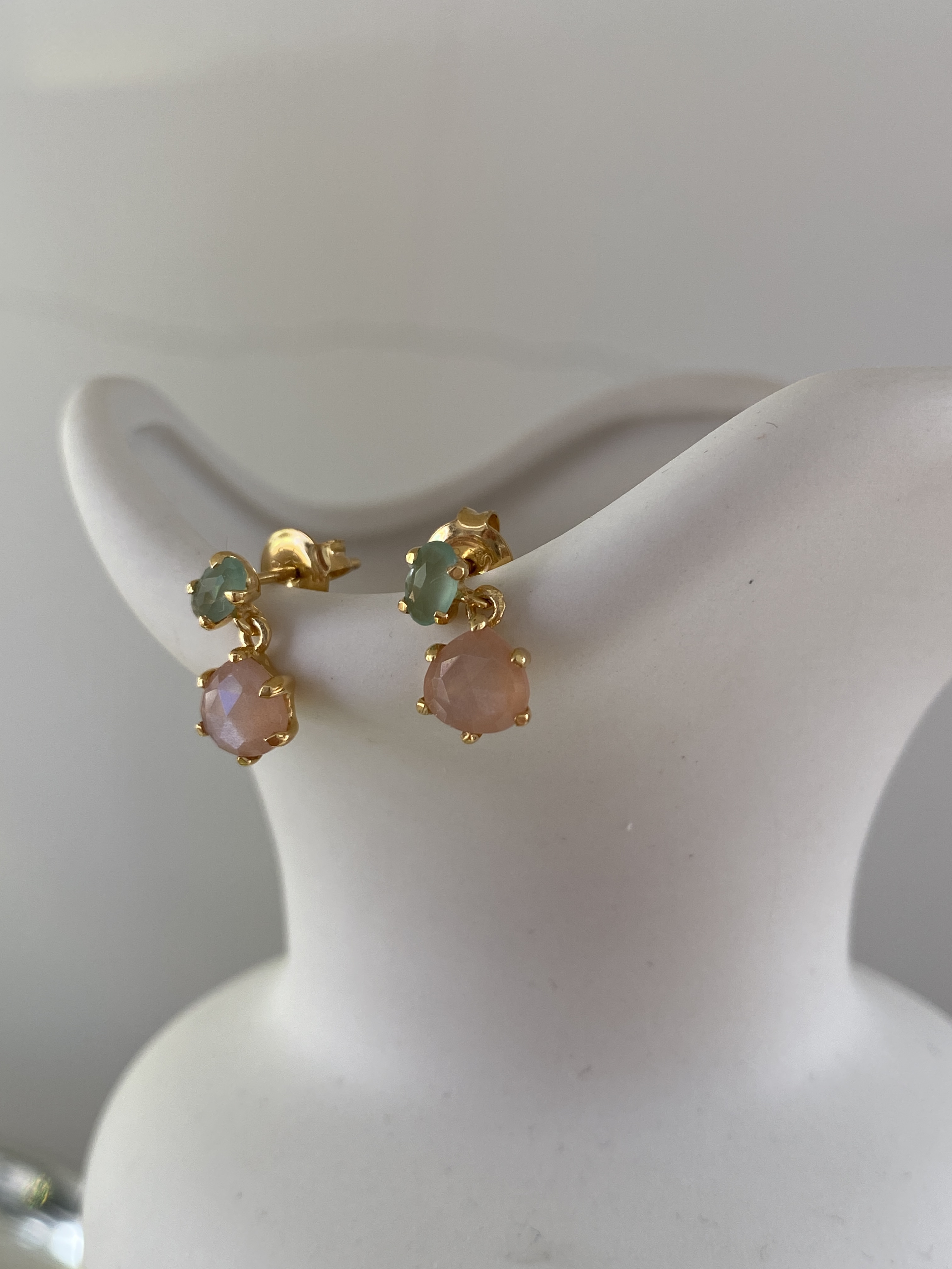 s925, gold, peach moonstone & aventurine stone earring