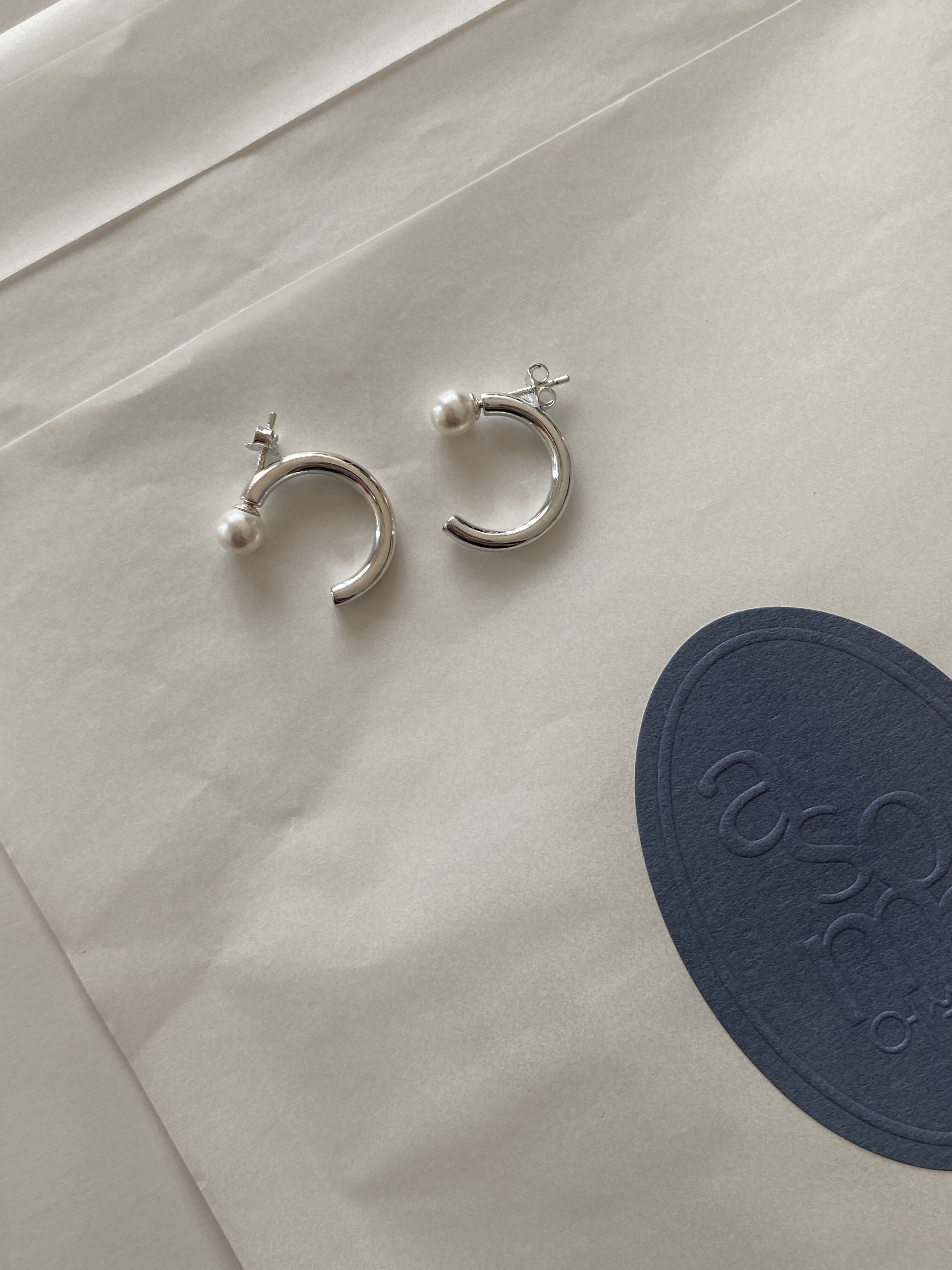 S925 0.5cm freshwater pearl back hoop earrings