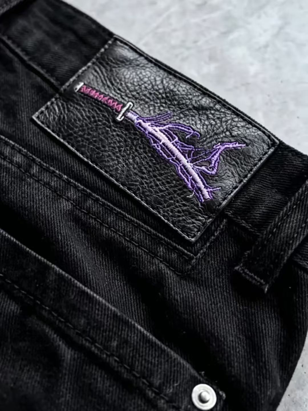 咒術迴戰乙骨憂太牛仔褲｜寬鬆刺繡直筒長褲・日系潮流褲