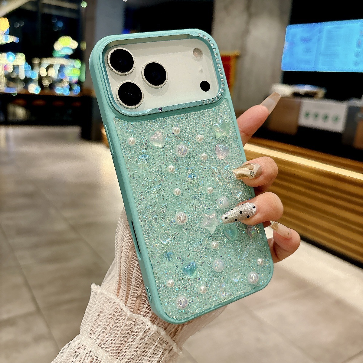 iPhone17系列上新 新款奢華珍珠水鑽手機殼