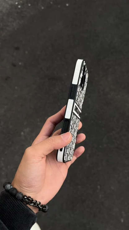 迪奧刺繡皮質磨砂手機殼