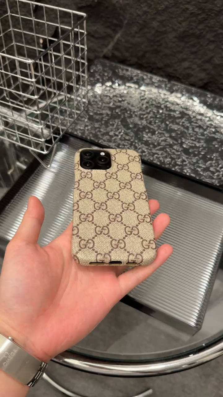 古馳皮質半包手機殼