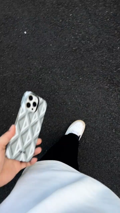 迪奧格菱紋皮質半包手機殼