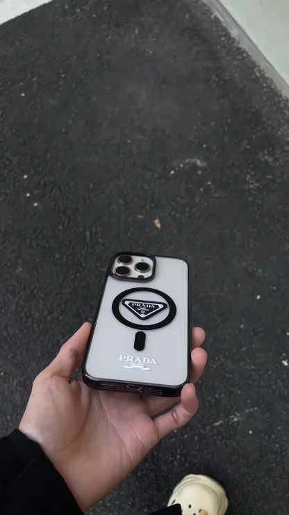 普拉達半透磨砂磁吸手機殼
