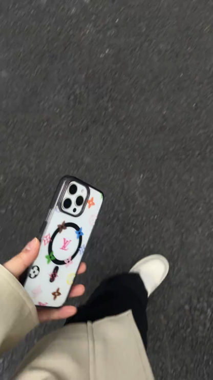 路易威登透明彩標磁吸手機殼