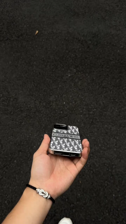 迪奧輕奢電鍍磁吸手機殼