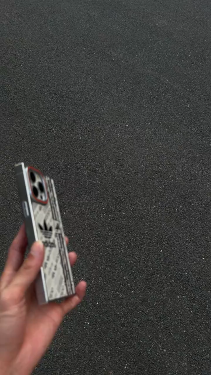 阿迪達斯方形燙銀鐳射標籤手機殼