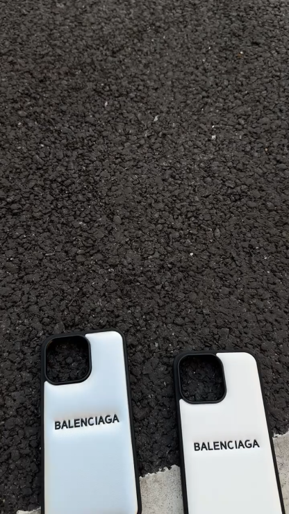 巴黎世家皮質壓紋手機殼