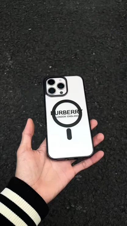 巴寶莉半透磨砂磁吸手機殼