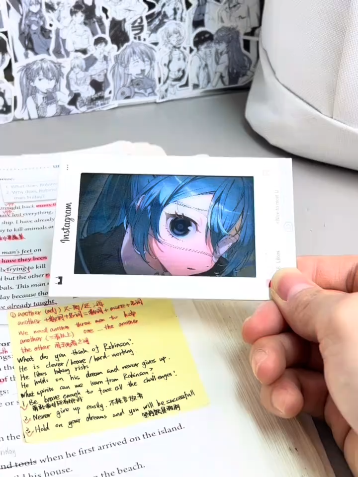 初音未來3D多變眨眼光柵卡