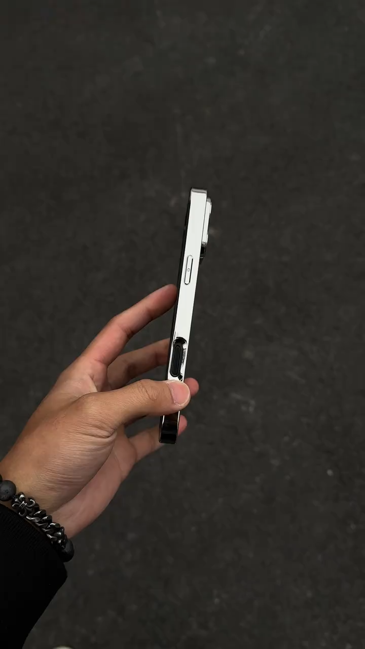 路易威登鋼印翻毛皮手機殼