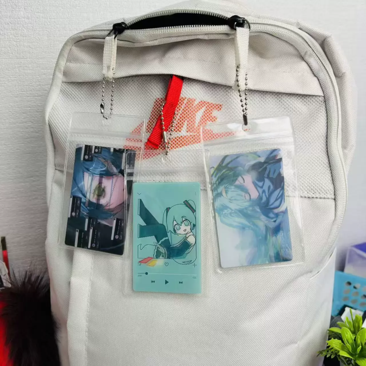 初音未來3D多變眨眼光柵卡