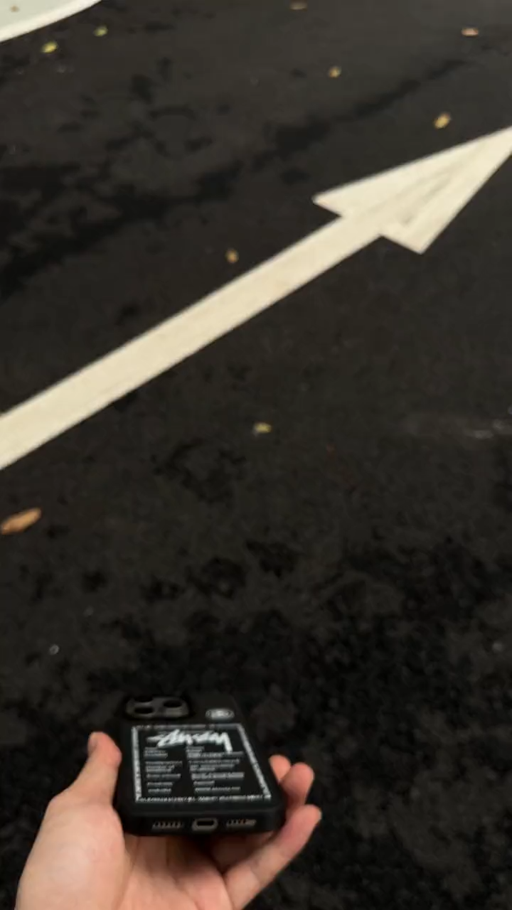 斯圖西磁吸炭黑磨砂手機殼