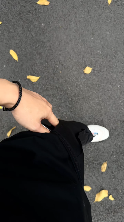 克羅心金屬立標皮質手機殼