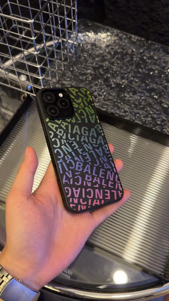 巴黎世家鐳射磨砂手機殼