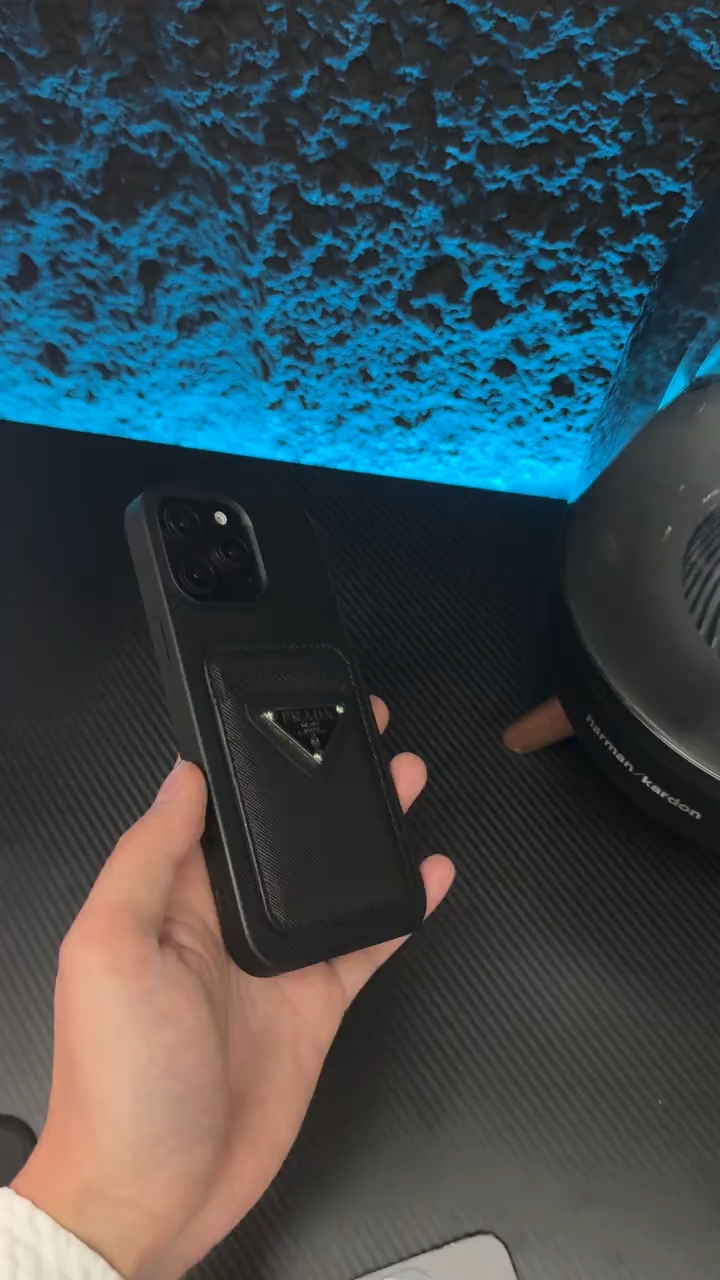 普拉達金屬立標卡包手機殼