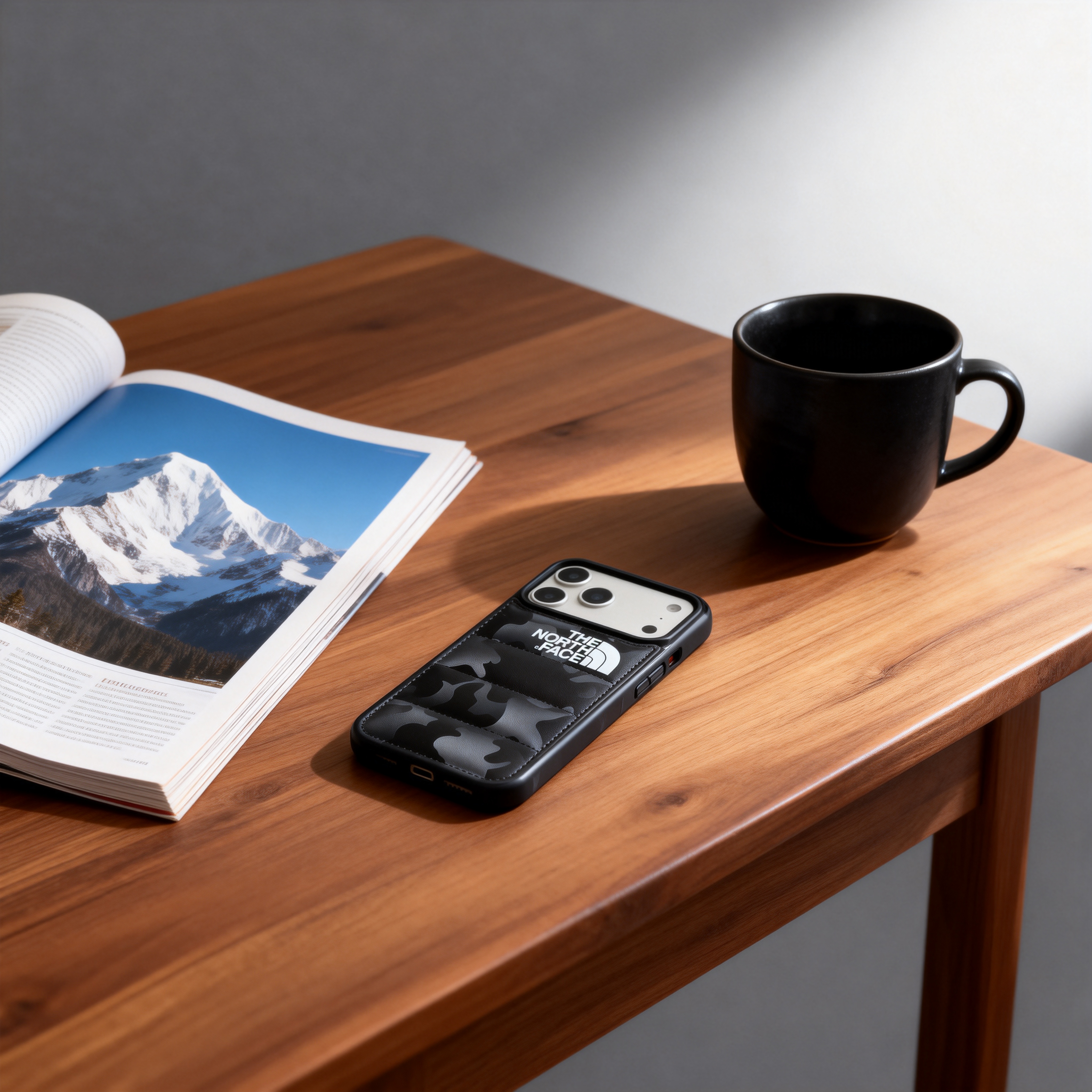 潮牌北面迷彩羽絨服手機殼