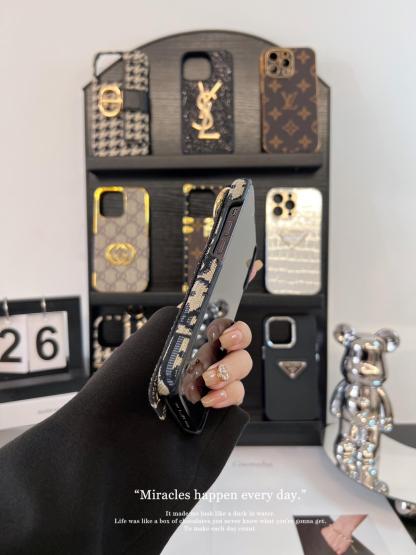 迪奧刺繡腕帶手機殼-ZUIHANG SHOP