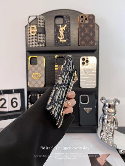 迪奧刺繡腕帶手機殼-ZUIHANG SHOP