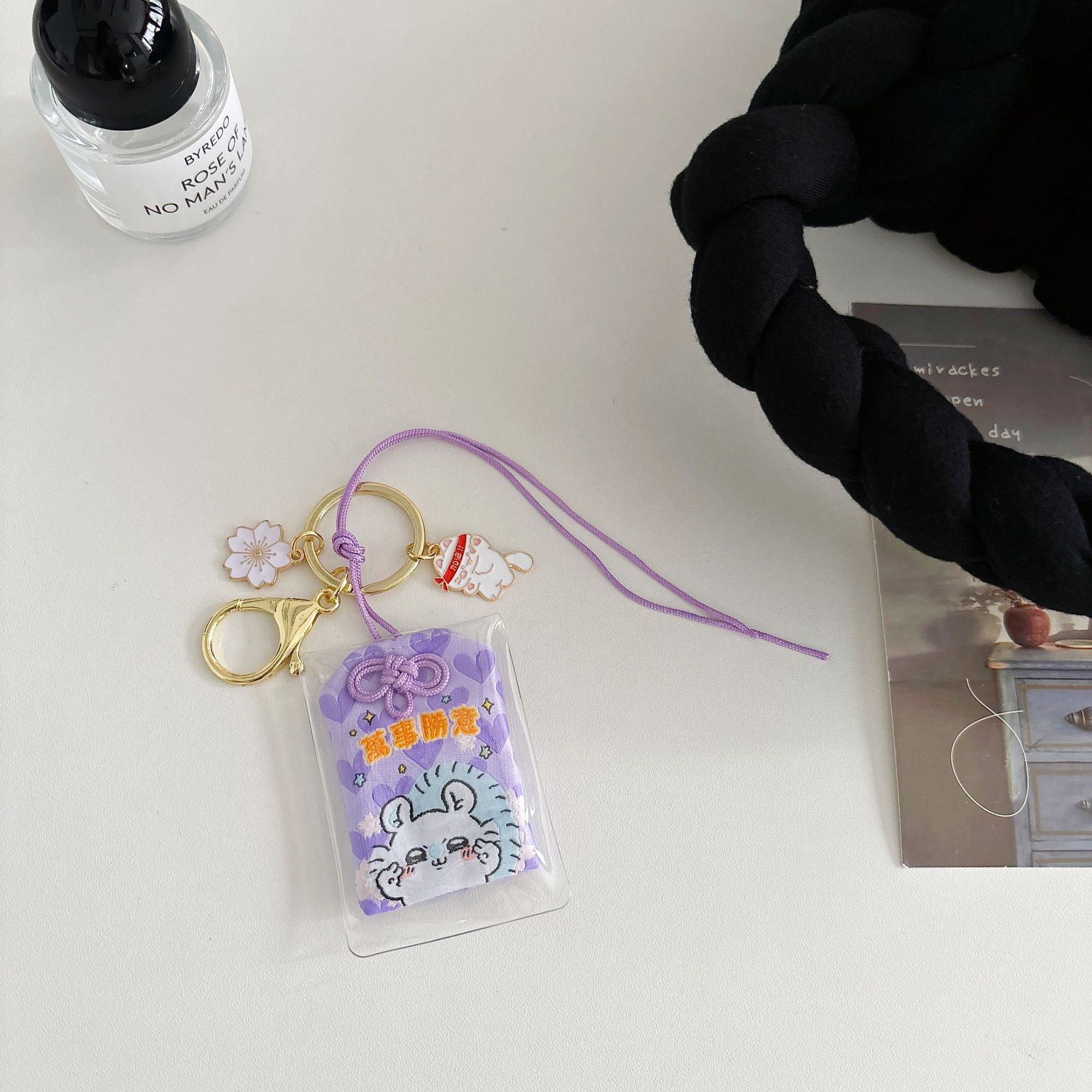 吉伊卡哇 Chiikawa 刺繡御守掛包｜可愛角色隨身小包・動漫周邊