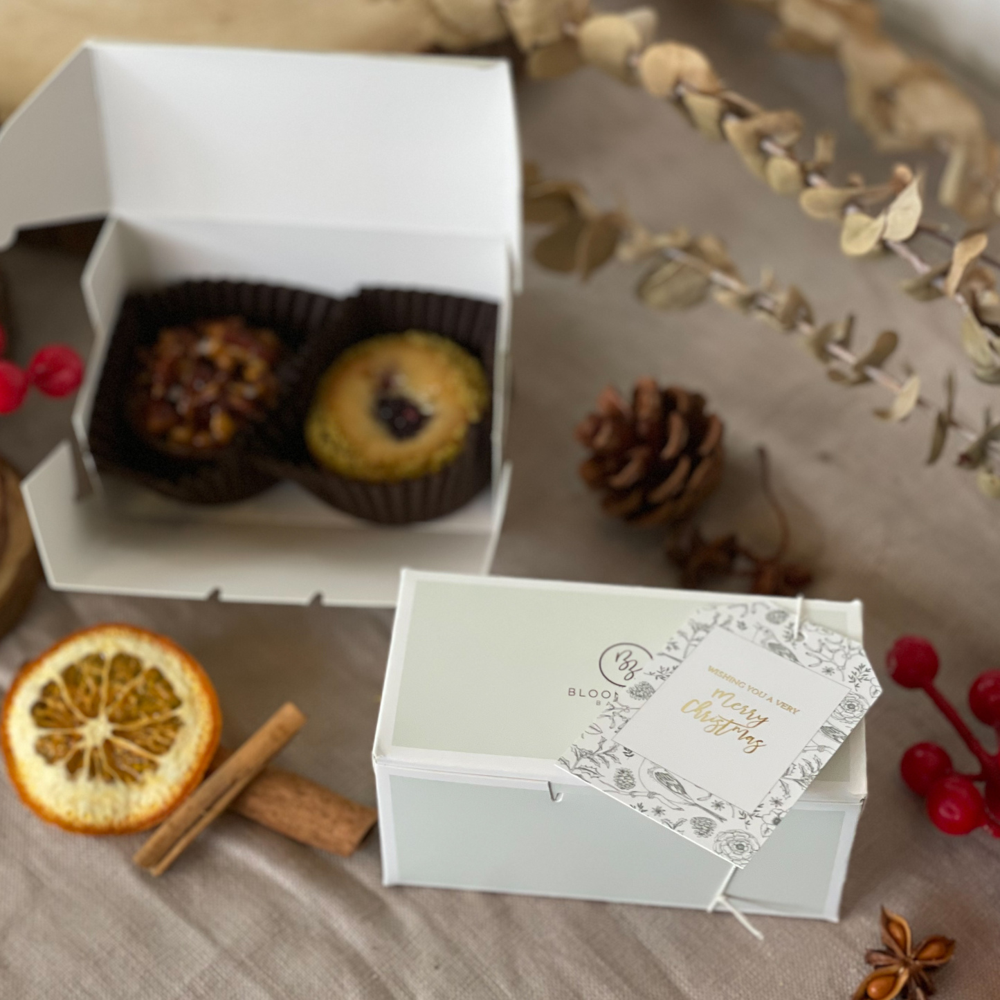 Christmas Gift Box (2 Tartlets)