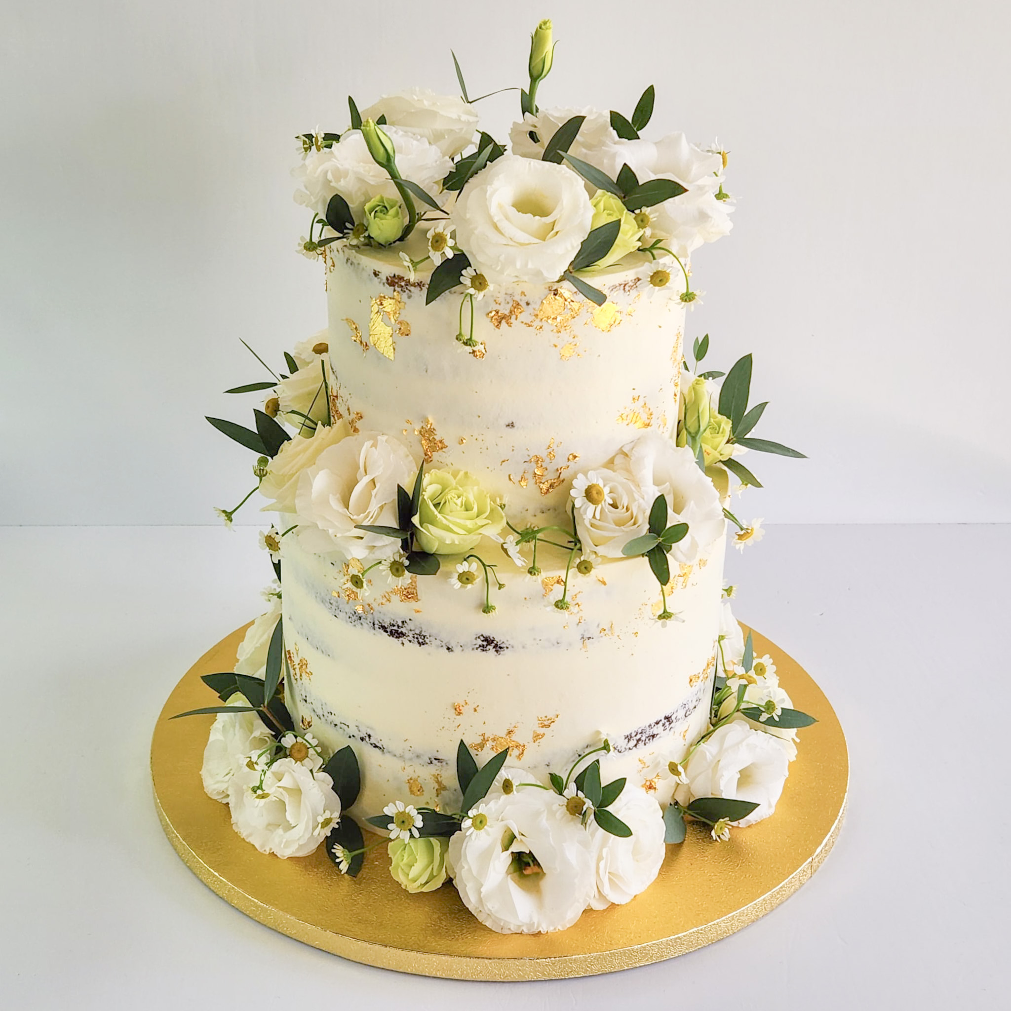 White Fresh Floral Wreath Cake