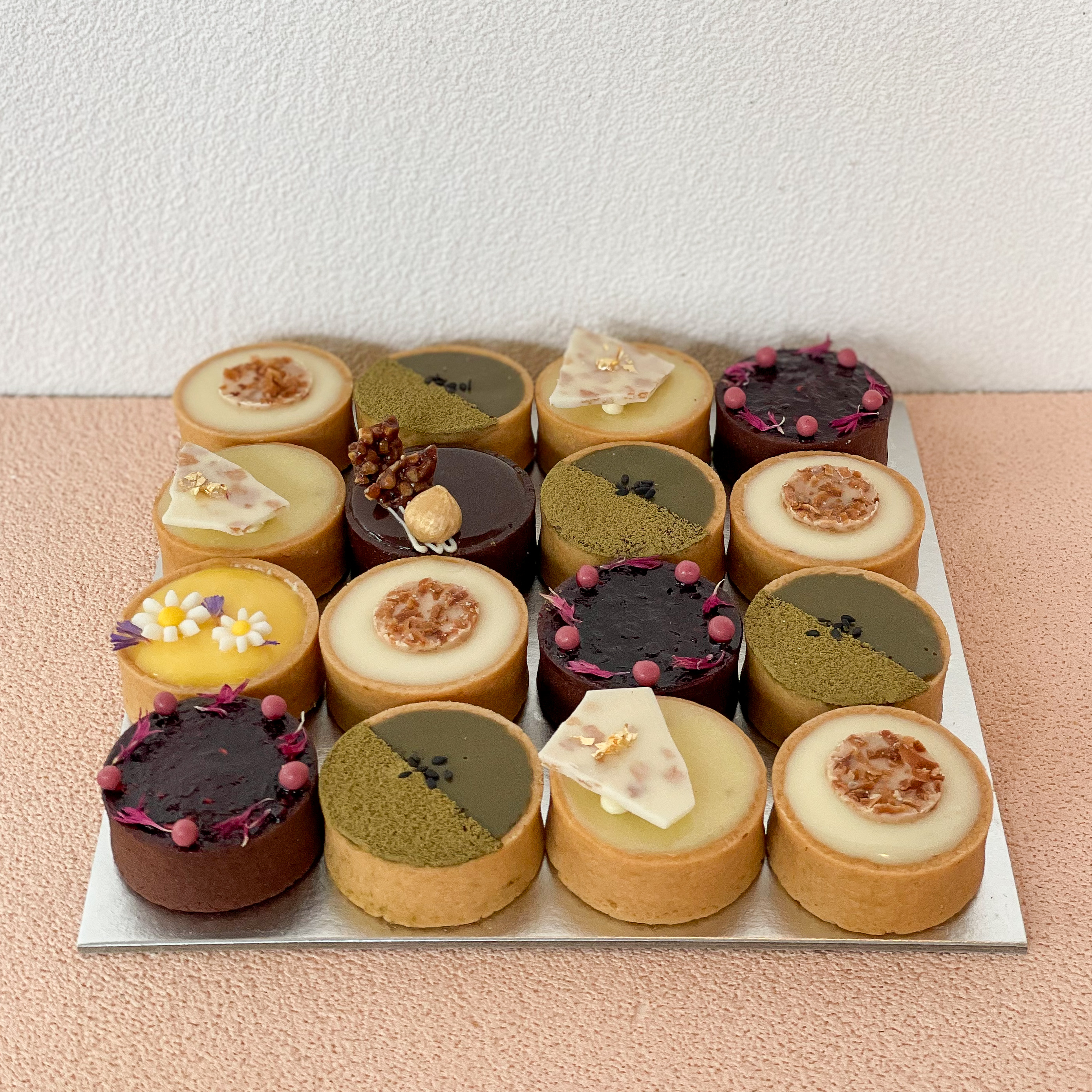 16 Tartlets (Assorted CNY Flavours)