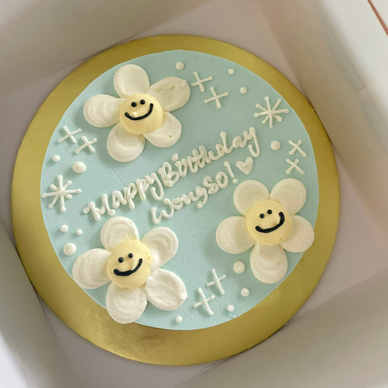 Smiley Daisies Cake