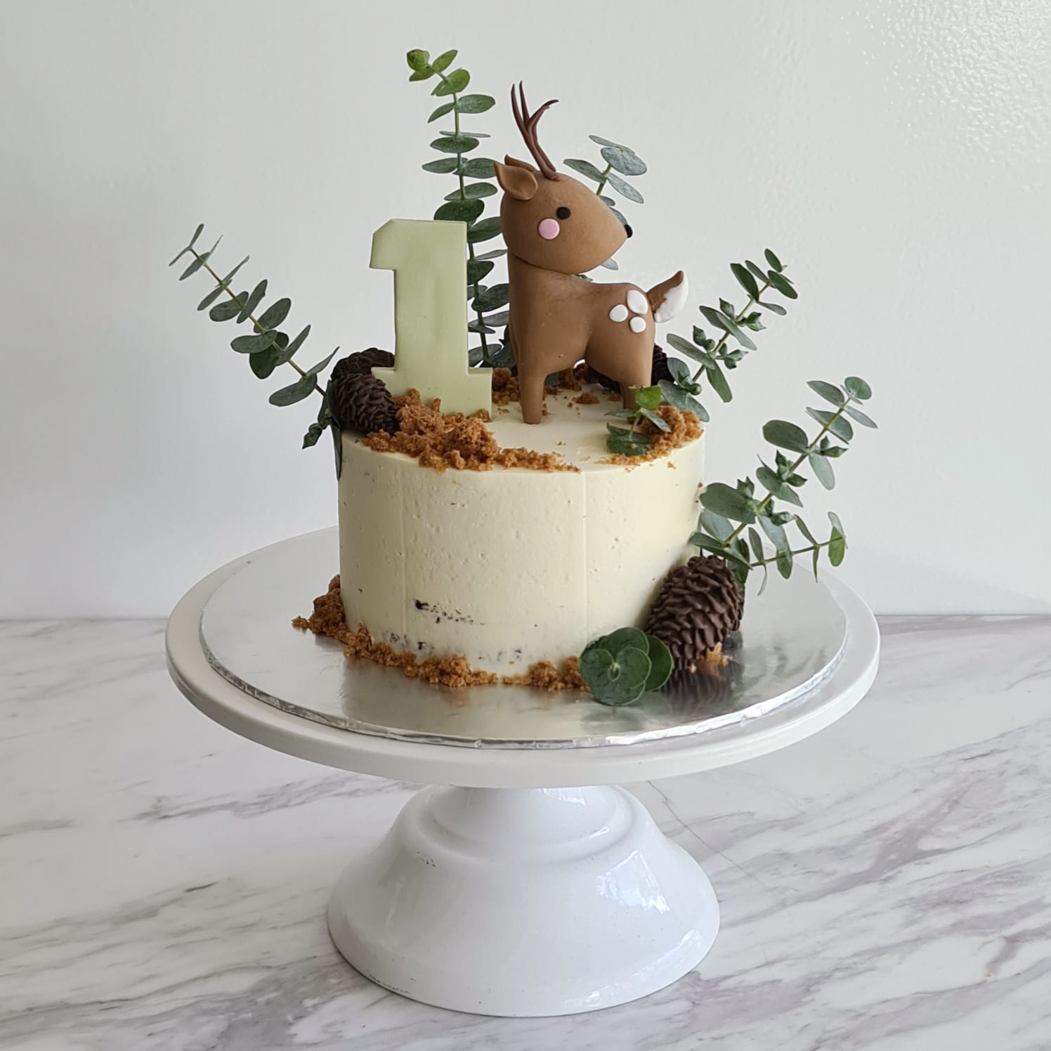 Rustic Deer Cake 
