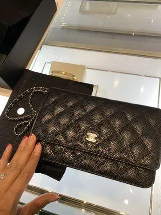 憧れ】CHANELチェーンウォレット マトラッセバックセレブ愛用