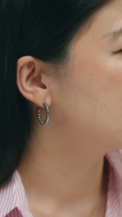 Ray Silver Twist Earrings