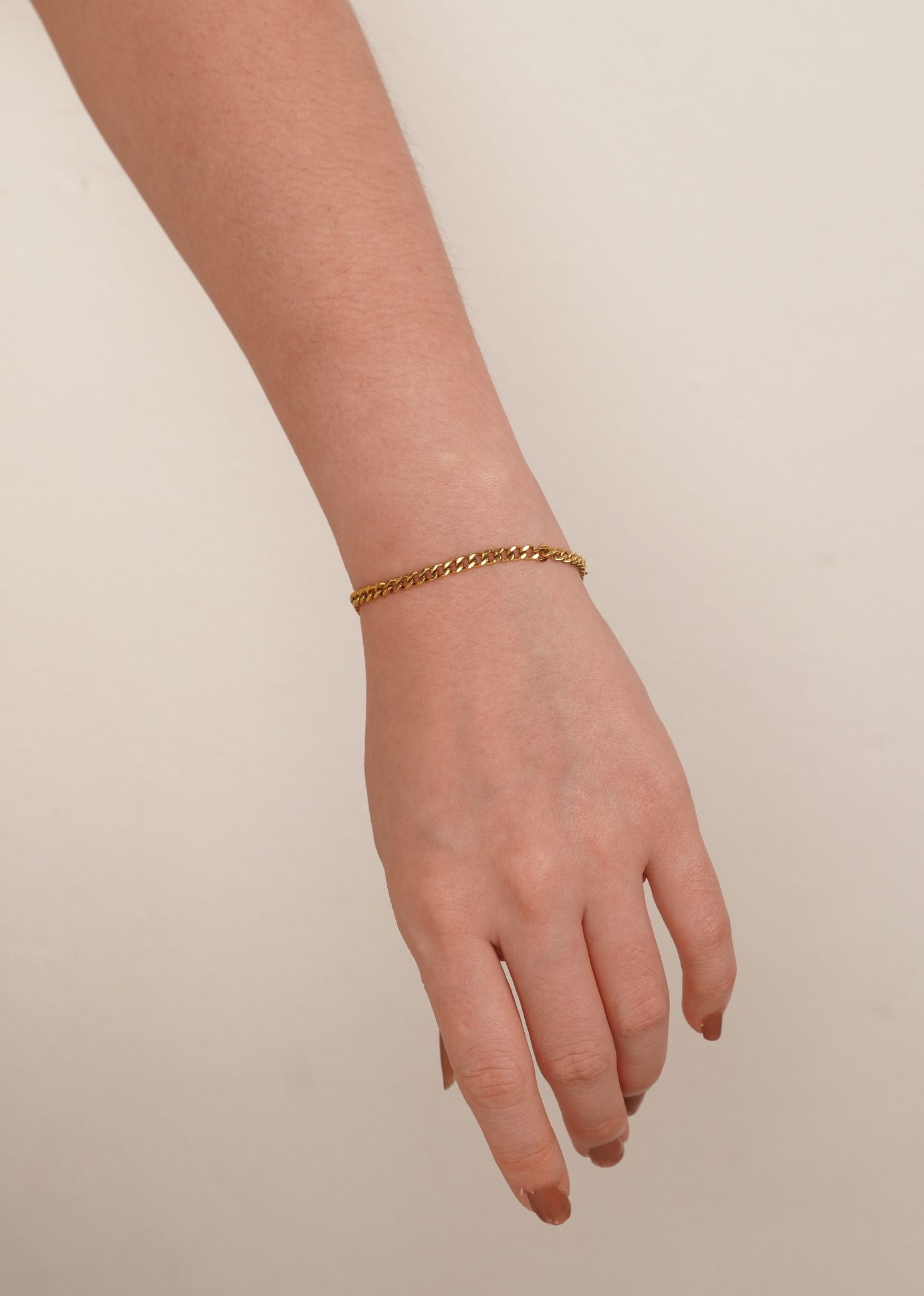 Curb Chain Gold Bracelet