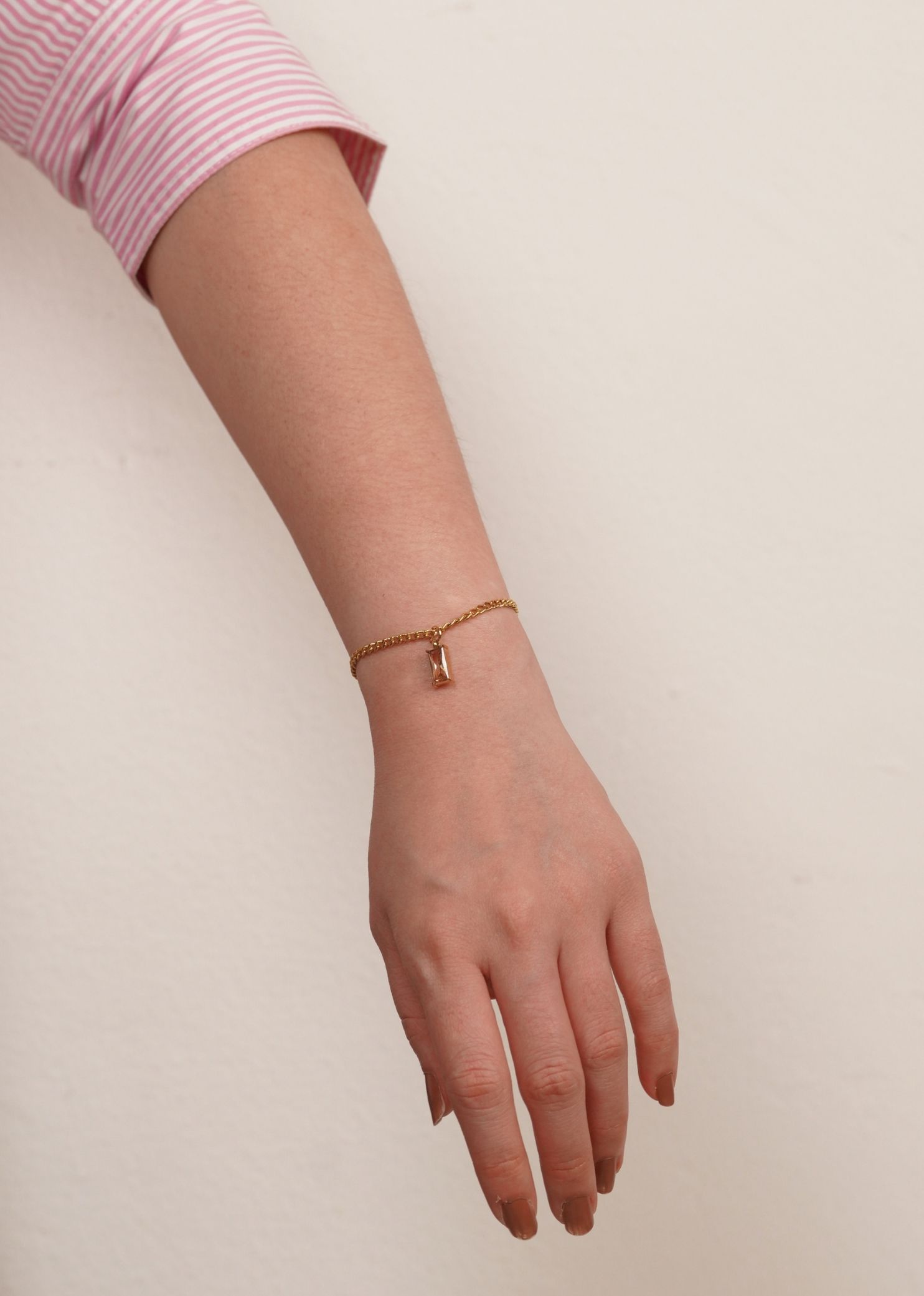 Verity Champagne Pendant Gold with Curb Chain Bracelet